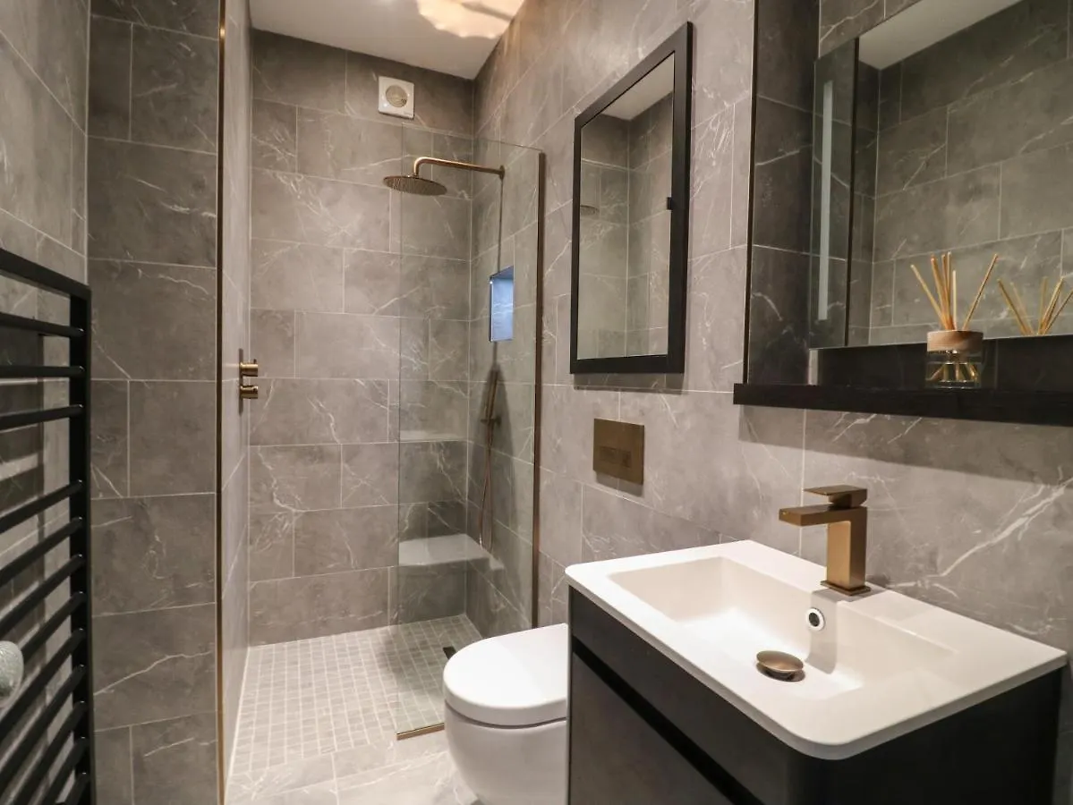 Apartment 6 ريبون 0*,  المملكة المتحدة