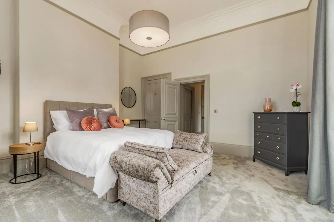 Apartment 6 ريبون